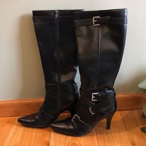KENNETH COLE REACTION HEELED BOOTS